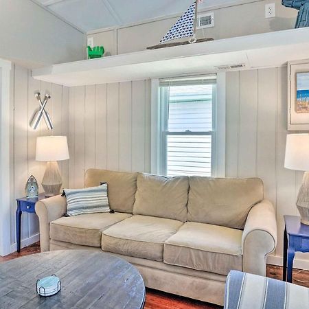 Chic Cottage With Private Yard Steps To Beach! 콜로니얼 비치 외부 사진
