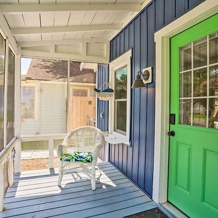 Chic Cottage With Private Yard Steps To Beach! 콜로니얼 비치 외부 사진