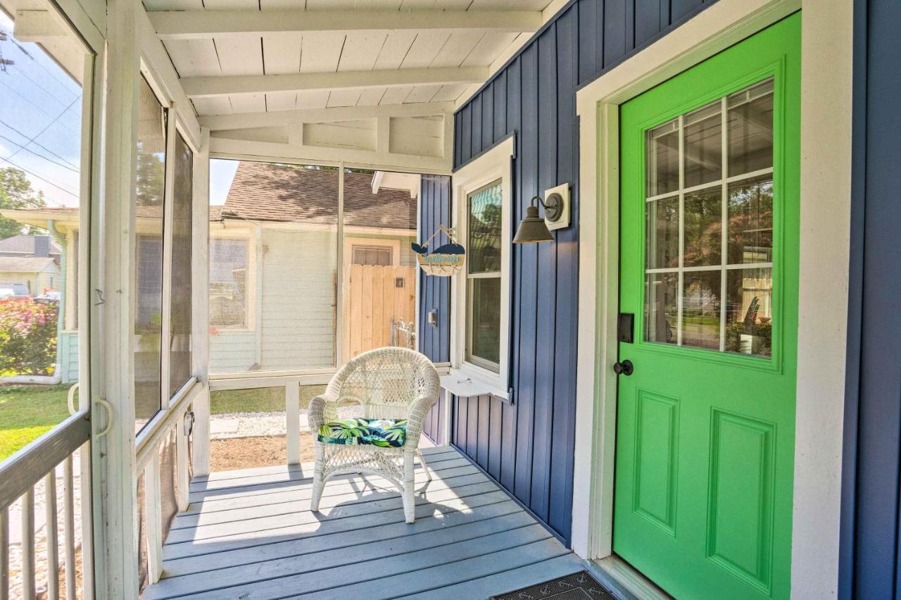 Chic Cottage With Private Yard Steps To Beach! 콜로니얼 비치 외부 사진