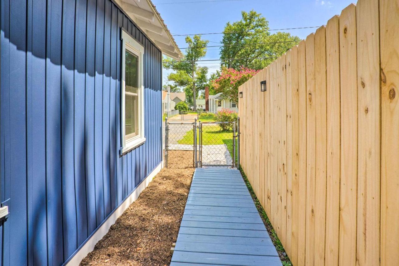Chic Cottage With Private Yard Steps To Beach! 콜로니얼 비치 외부 사진